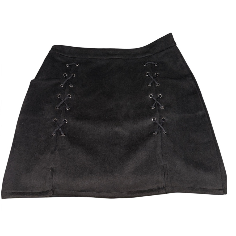 127. Elegant Women Black Lace-Up Skirt Size Medium